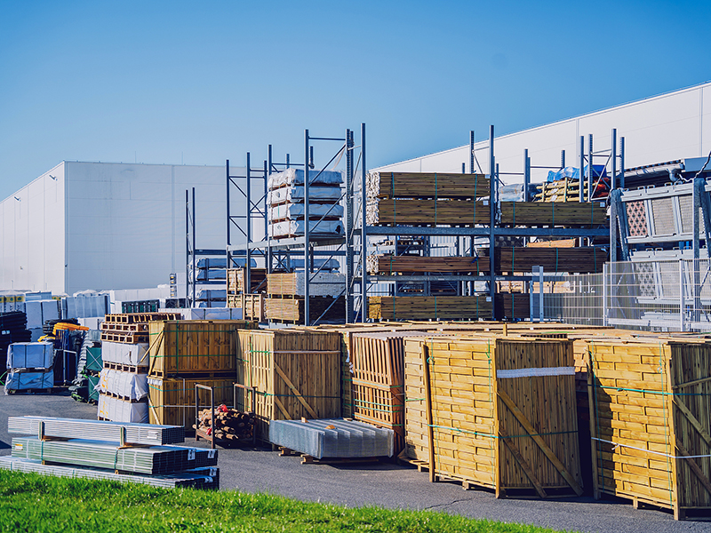 Based on Hong Kong's trade hub status, SHUYE YANGFAN has established a one-stop export channel for solid wood furniture worldwide